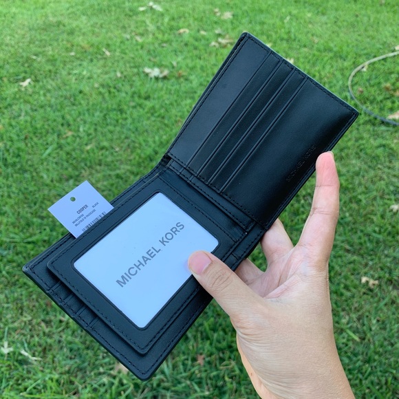 Michael Kors Cooper Bilfold W Passcase - Picture 3 of 6